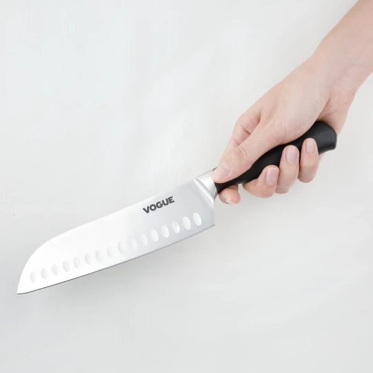 Couteau Santoku Vogue Soft Grip 180mm - Polyvalence En Cuisine - Réf. GD759 - Vogue 5 Couteau Santoku Vogue Soft Grip 180mm - Polyvalence En Cuisine - Réf. GD759 - Vogue – Image 3